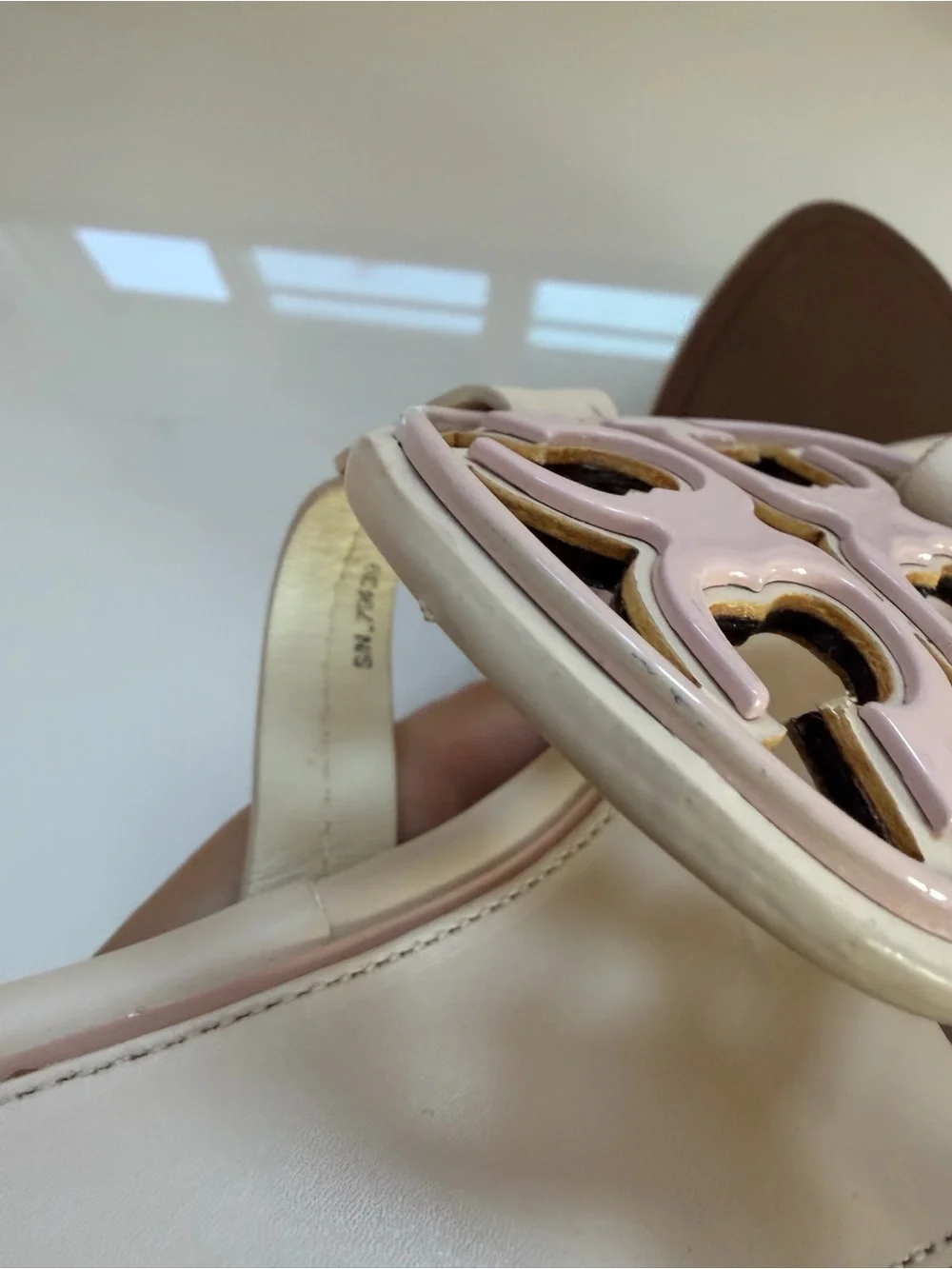 NWOT Tory Burch Miller Leather Logo Thong Sandals in Nude Pink